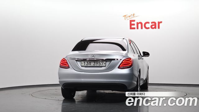 Mercedes-Benz C-Class 2018 — photo 4