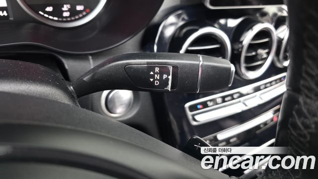 Mercedes-Benz C-Class 2018 — photo 9