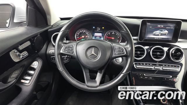 Mercedes-Benz C-Class 2018 — photo 13