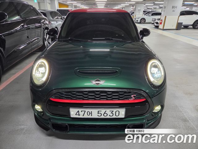 Mini Cooper 2017 — photo 1
