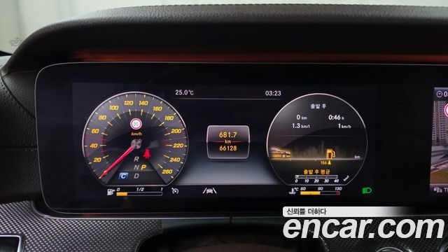 Mercedes-Benz CLS-Class 2020 — photo 11