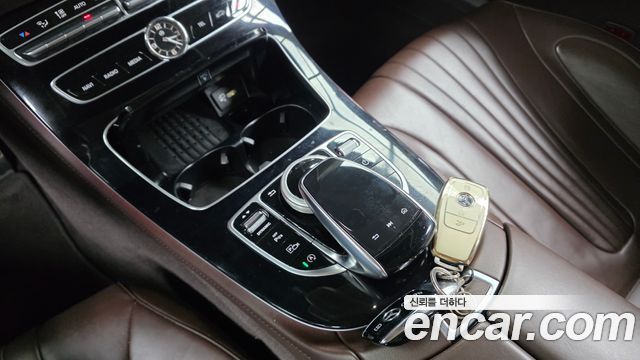 Mercedes-Benz CLS-Class 2020 — photo 35