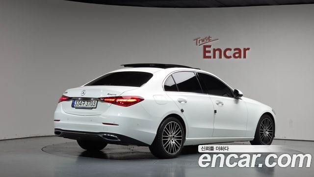 Mercedes-Benz C-Class 2024 — photo 2