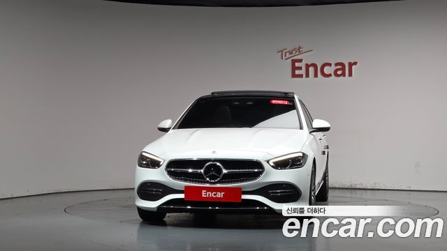 Mercedes-Benz C-Class 2024 — photo 3