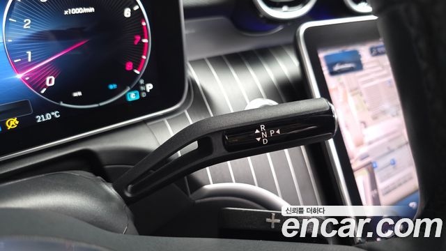 Mercedes-Benz C-Class 2024 — photo 12