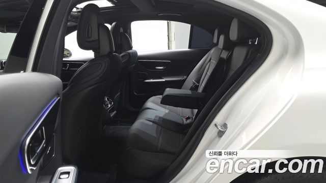 Mercedes-Benz C-Class 2024 — photo 18