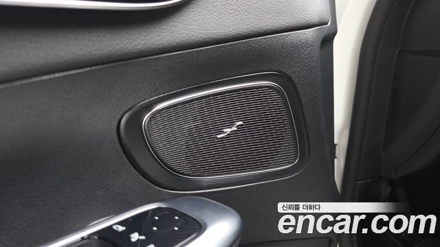 Mercedes-Benz C-Class 2024 — photo 24