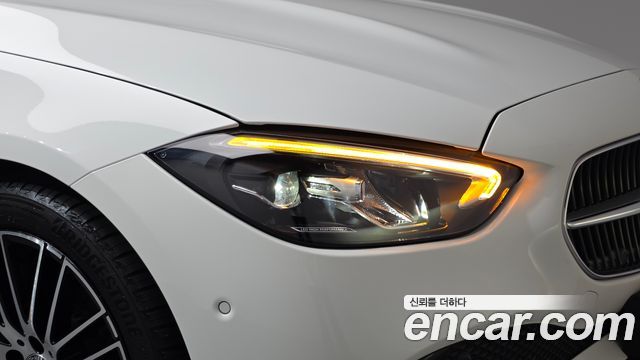 Mercedes-Benz C-Class 2024 — photo 8