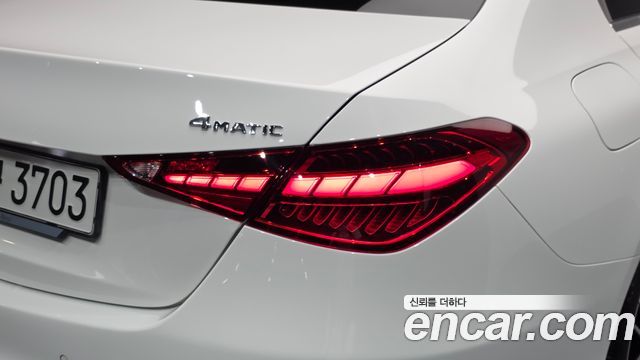 Mercedes-Benz C-Class 2024 — photo 9