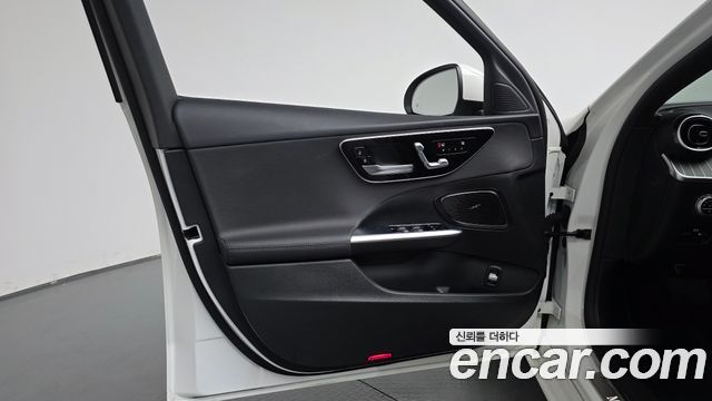 Mercedes-Benz C-Class 2024 — photo 14