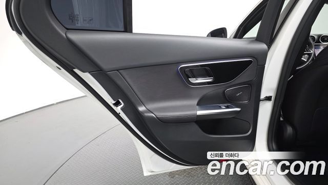Mercedes-Benz C-Class 2024 — photo 15