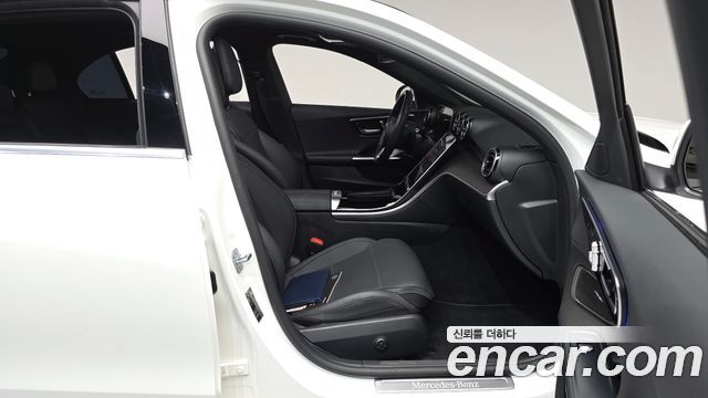 Mercedes-Benz C-Class 2024 — photo 16