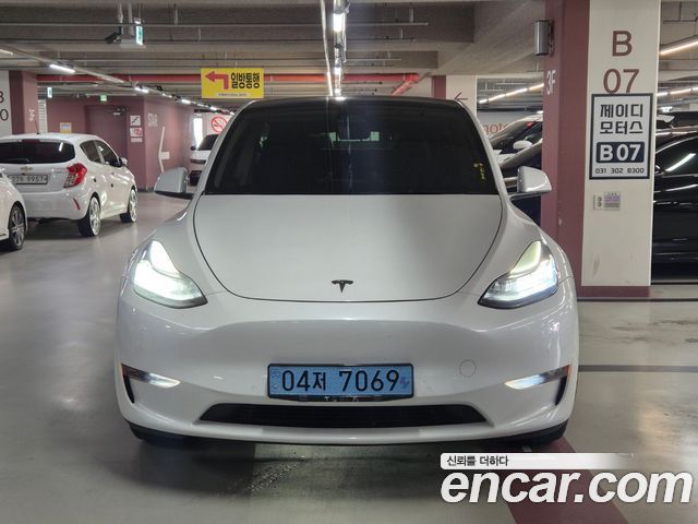 Tesla Model Y 2022 — photo 2