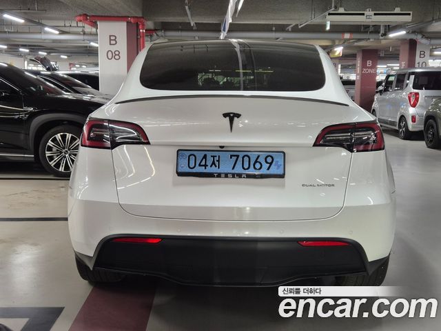 Tesla Model Y 2022 — photo 4