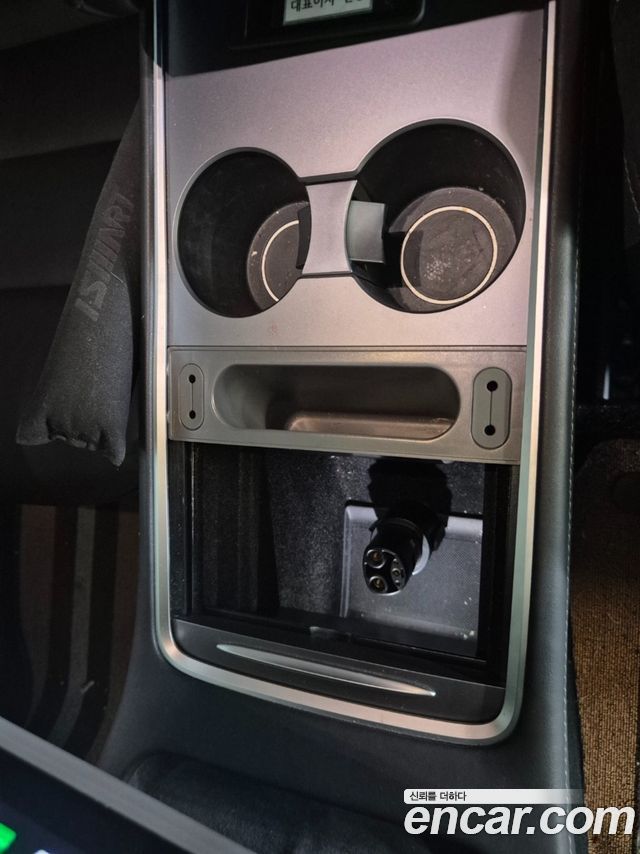 Tesla Model Y 2022 — photo 15