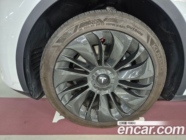 Tesla Model Y 2022 — photo 18