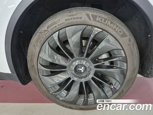 Tesla Model Y 2022 — photo 19