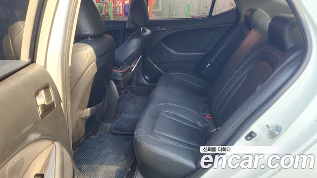 Kia K5 2011 — photo 7