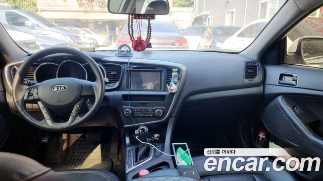 Kia K5 2011 — photo 11