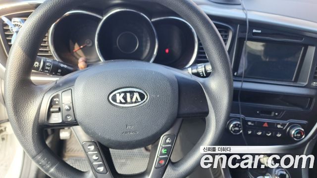 Kia K5 2011 — photo 13