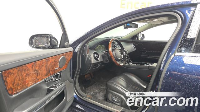 Jaguar XJ 2014 — photo 13