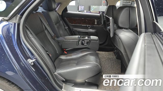 Jaguar XJ 2014 — photo 17