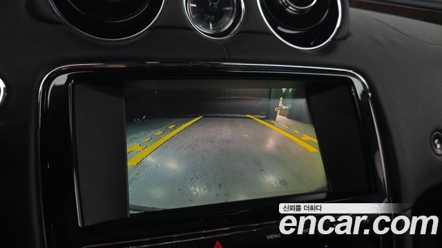 Jaguar XJ 2014 — photo 20