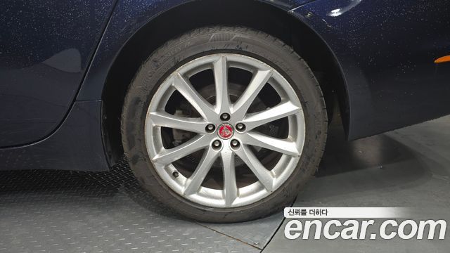 Jaguar XJ 2014 — photo 7