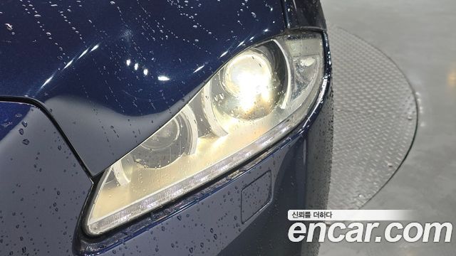 Jaguar XJ 2014 — photo 8