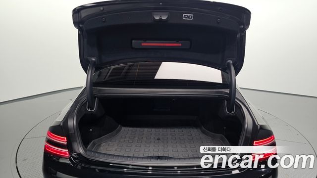 Genesis G80 2021 — photo 36