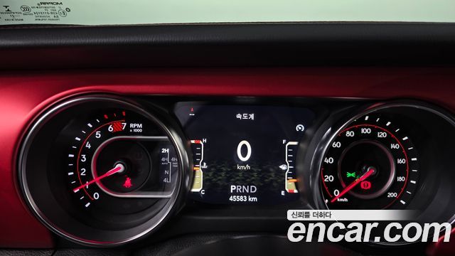 Jeep Wrangler 2021 — photo 11