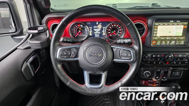 Jeep Wrangler 2021 — photo 18