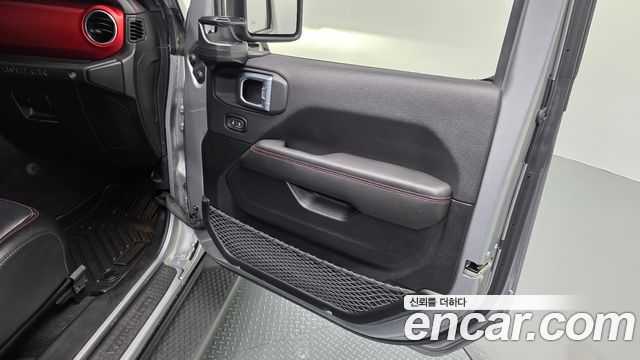 Jeep Wrangler 2021 — photo 14