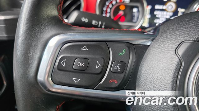 Jeep Wrangler 2021 — photo 27