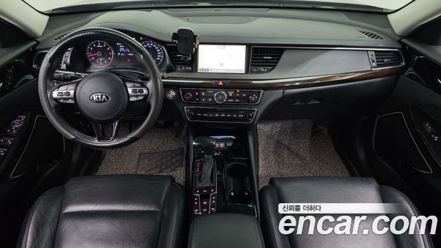 Kia K7 2018 — photo 10