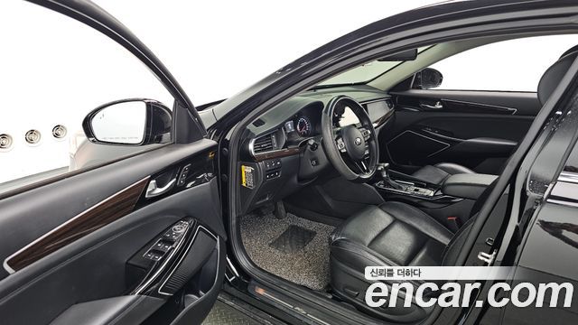 Kia K7 2018 — photo 13