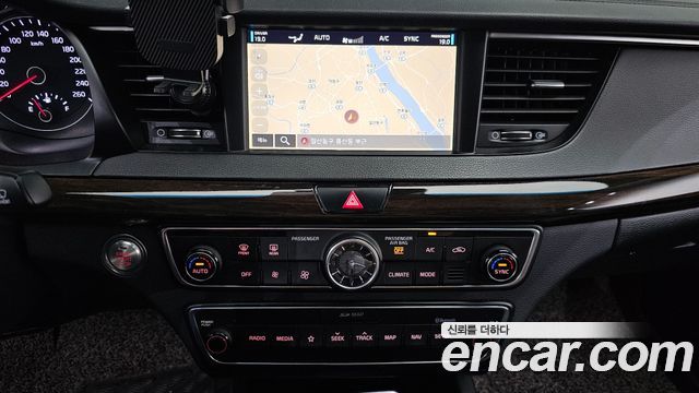 Kia K7 2018 — photo 20