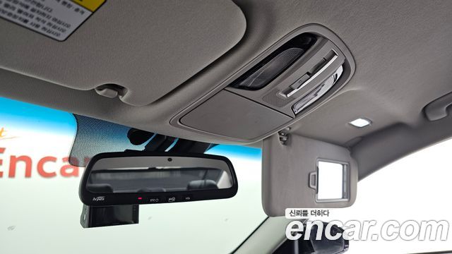 Kia K7 2018 — photo 24
