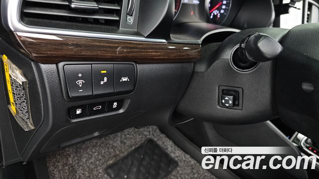 Kia K7 2018 — photo 25