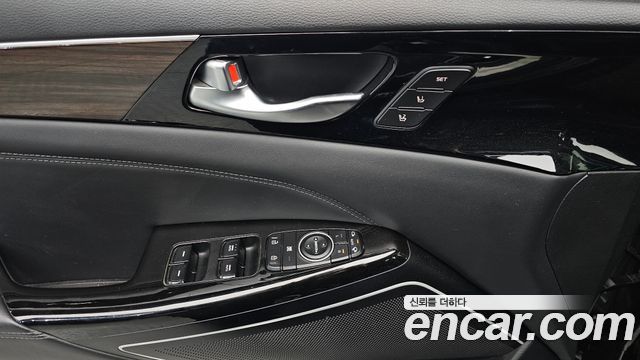 Kia K7 2018 — photo 26