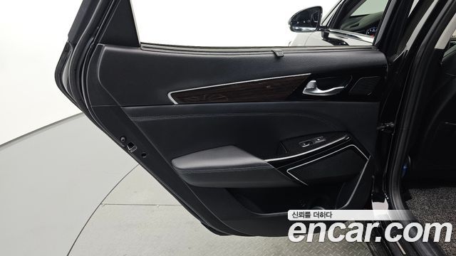 Kia K7 2018 — photo 15