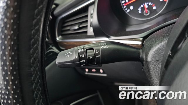 Kia K7 2018 — photo 27