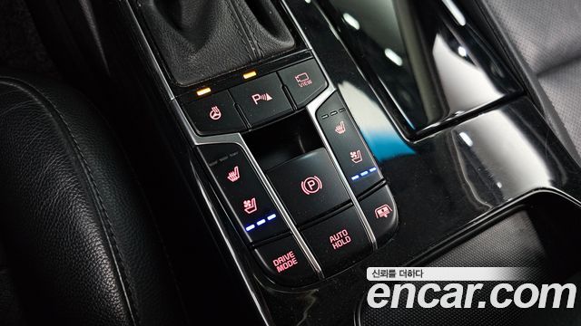 Kia K7 2018 — photo 30