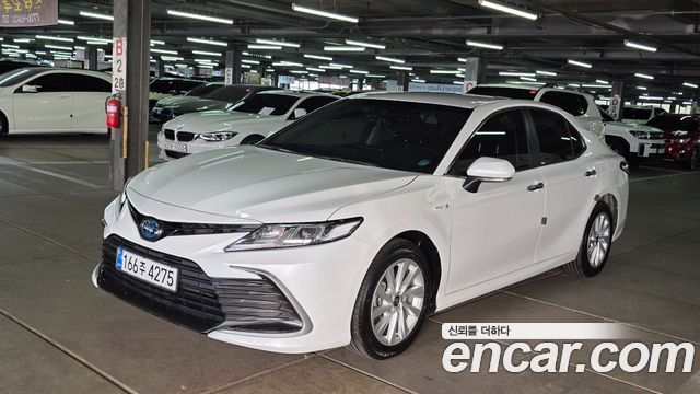Toyota Camry 2024 — photo 1
