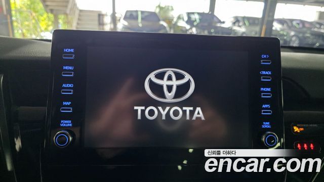 Toyota Camry 2024 — photo 10