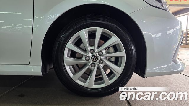 Toyota Camry 2024 — photo 12