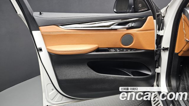 BMW X6 2017 — photo 14