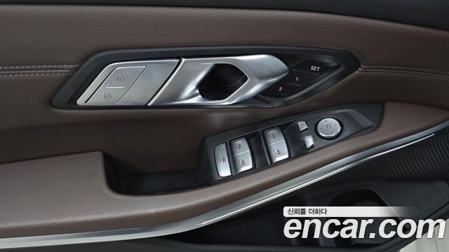 BMW 3-Series 2022 — photo 24