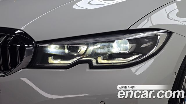 BMW 3-Series 2022 — photo 8