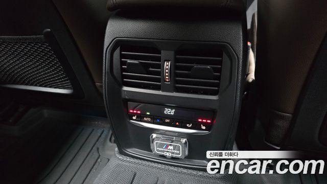 BMW 3-Series 2022 — photo 29